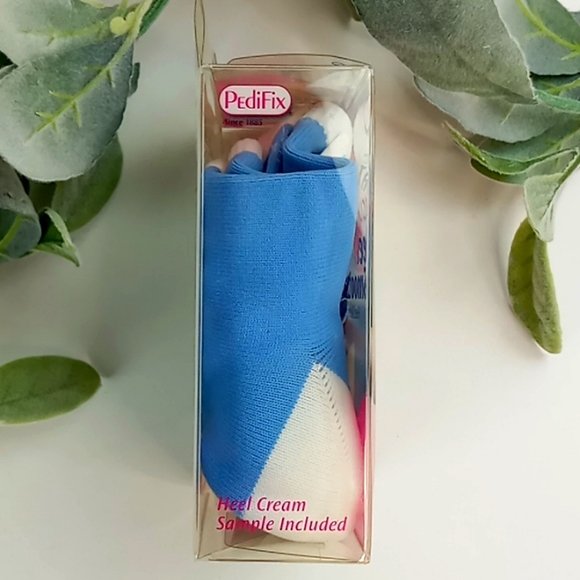 PediFix Visco-Gel Heel So Smooth Heel Sleeves With Heel Cream Sample Included - Picture 3 of 6